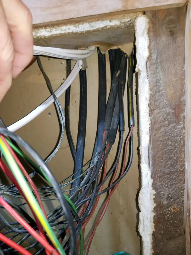Dangerous black rubber wiring